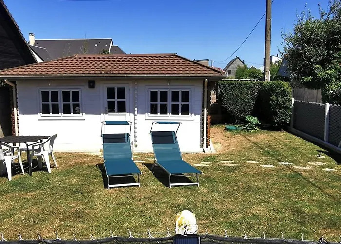 Bord De Mer, En Bois Holiday home *